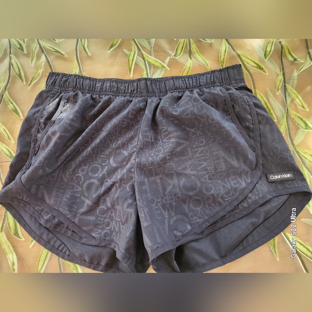 🏝 Calvin Klein Women's Gray Shorts
